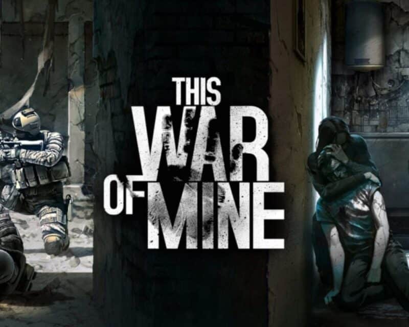 Widoczny tytuł gry napisany na ścianie, po lewej widoczny mężczyzna z bronią, po prawej kryjący się przed atakiem ludzie