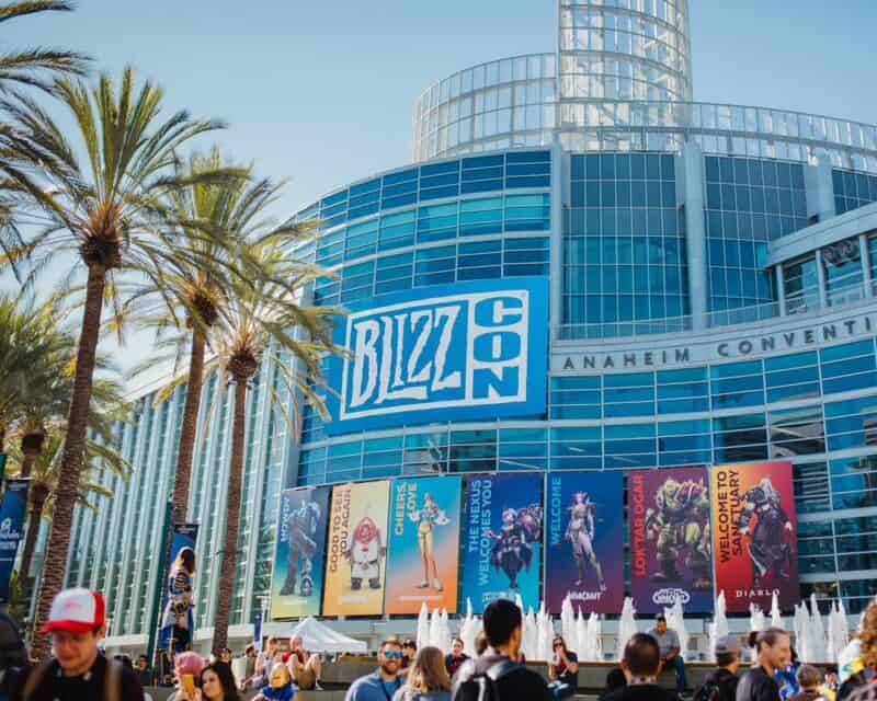 BlizzCon 2019 tłum przed budynkiem