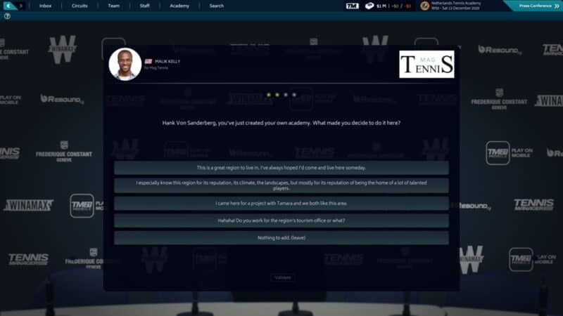 screen z gry, konferencja prasowa