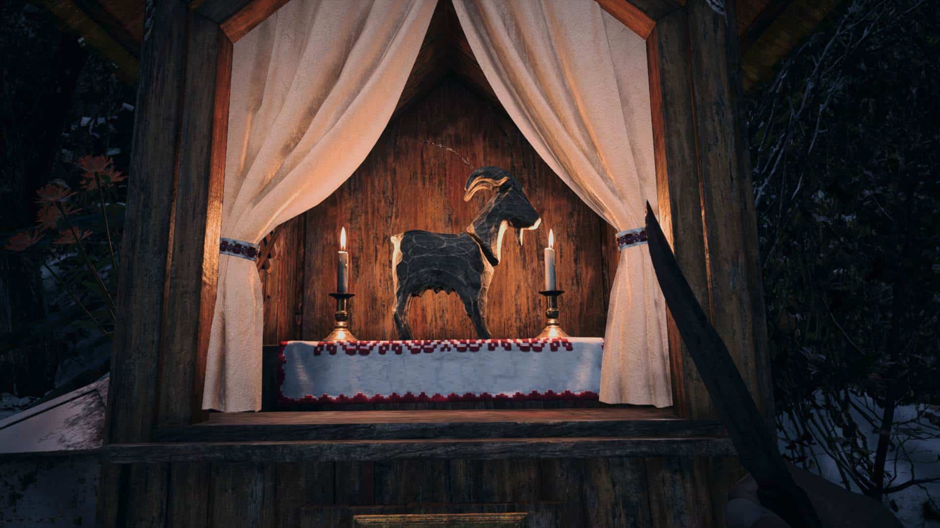 Resident Evil Village, drewniany koziołek stojący w kapliczce