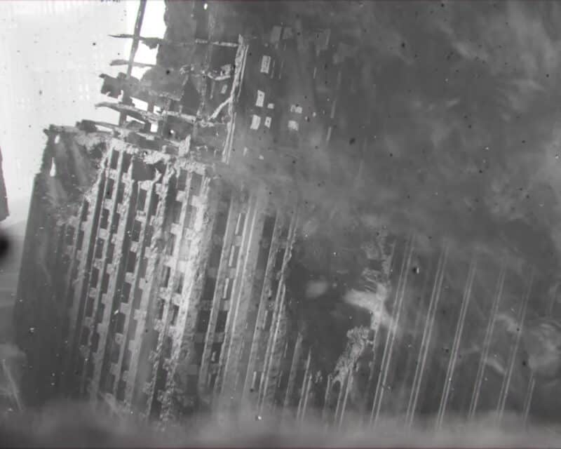 Zapowiedź gry Crysis 4, screen z teasera – walący się budynek