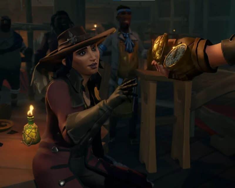 sea of thieves, sezon 7, kobieta w kapeluszu z rondem i w płaszczu sięga po złoty kompas trzymany przez męską rękę wyłaniającą się spoza kadru