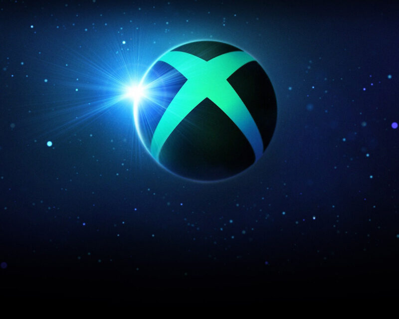 Logo Xboksa na tle przypominającym kosmos.