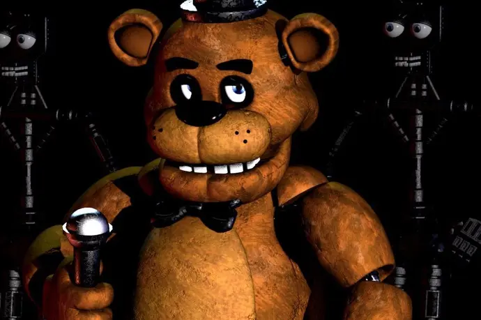 miś z gry Five Nights at Freddy's, brązowy, z czarnymi brwiami i oprawkami, wokół ciemno