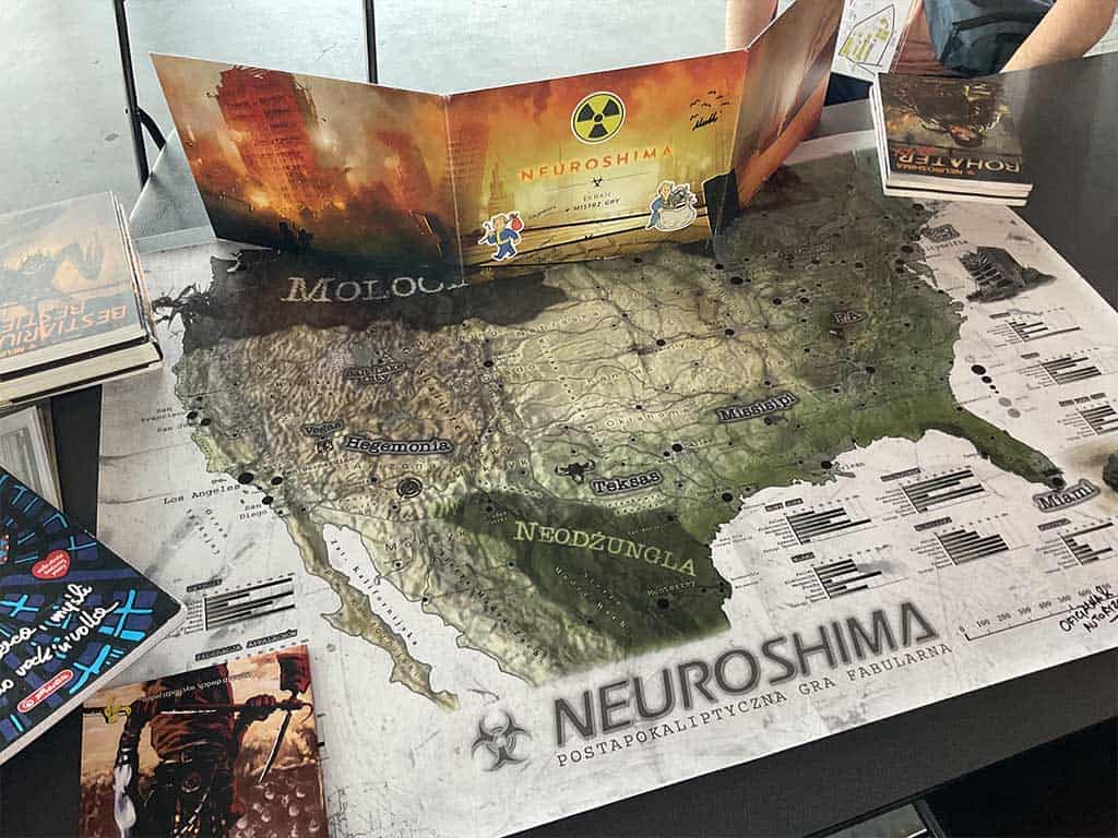 Game Master screen do gry Neuroshima wraz z mapą świata