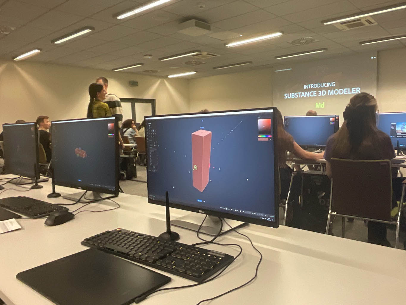Warsztaty z Adobe 3D modelera, odbywające się częściowo w VR