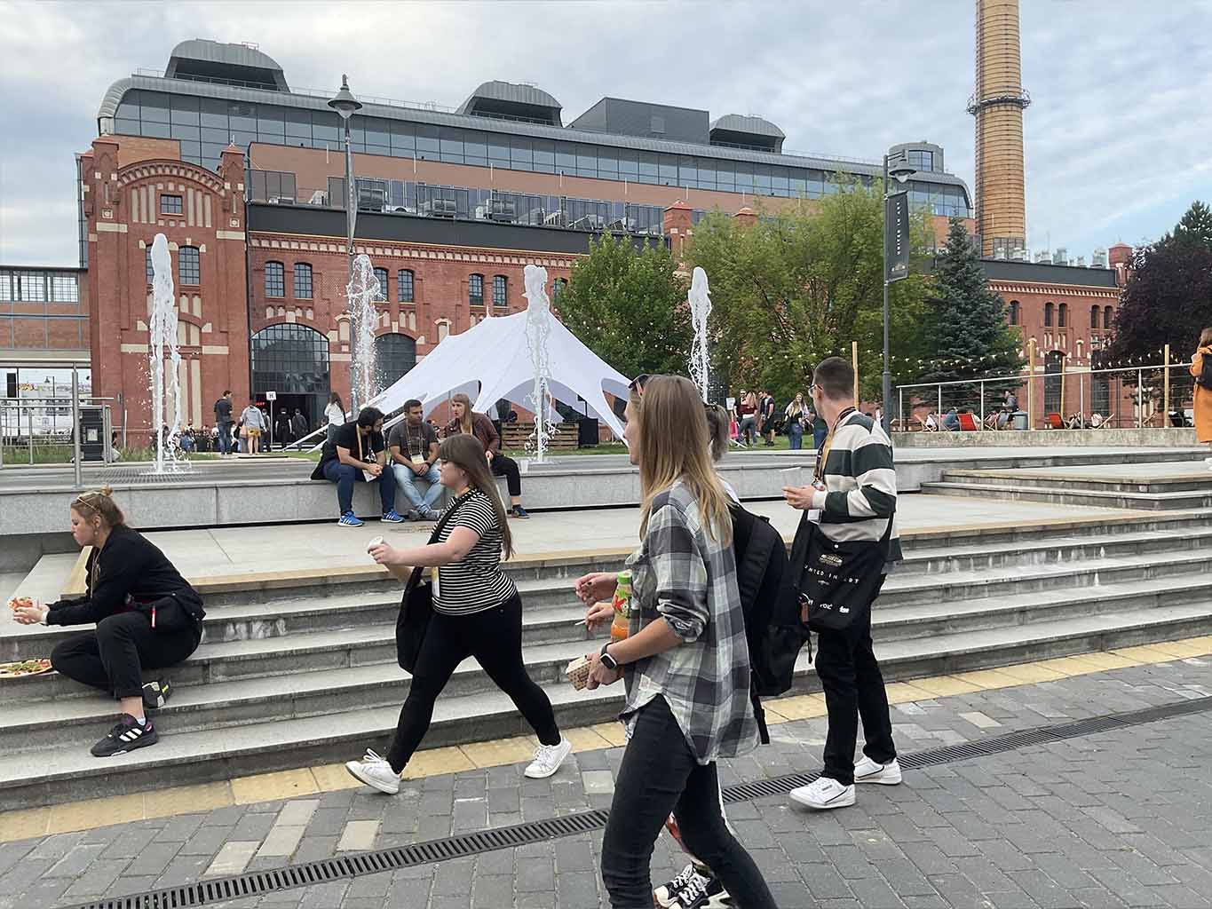 Przestrzeń otwarta do networkingu na Promised Land. EC1 Łódź