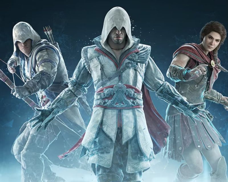 Grafika promująca grę Assassin's Creed Nexus VR. Widzimy na niej trzy główne postaci występujące w tytule - dwóch mężczyzn po lewej w białych szatach oraz po prawej można zauważyć kobietę o brązowych włosach w skórzanym stroju