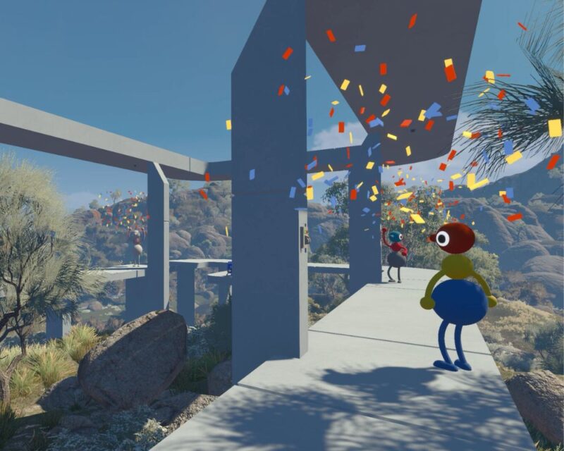 Big Walk, screen z gry, widzimy na nim dziwnego ludzika stojącego na przejściu w środku metalowej konstrukcji otwartej na świat, w oddali jasne niebo