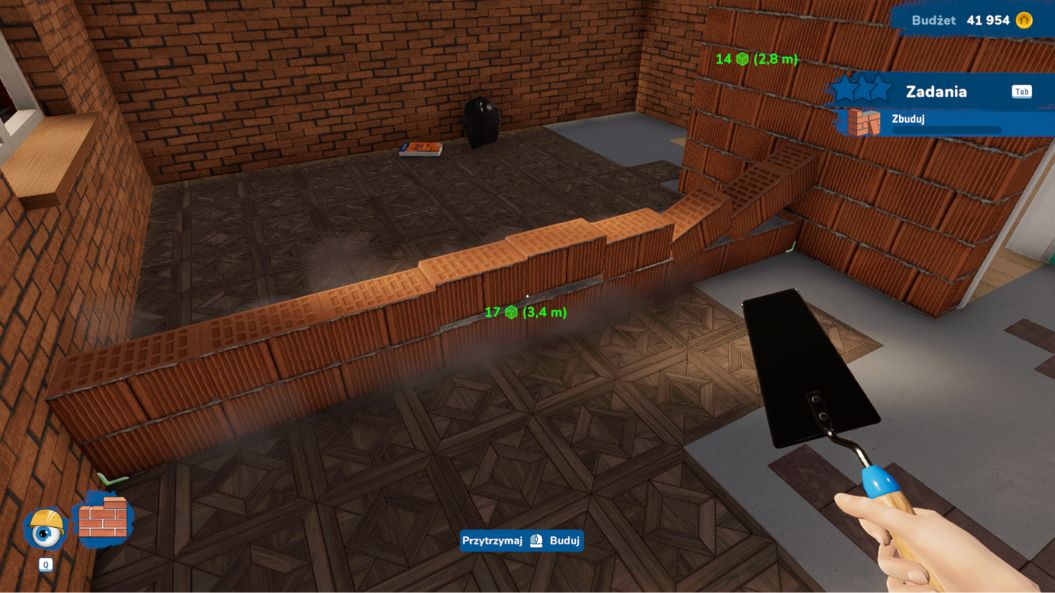 gra House Flippepr 2. Znajdujemy się w domu do renowacji i zajmujemy się stawianiem dodatkowej ściany w pokoju. Sterowana przez nas postać trzyma w ręku szpachelkę, a przed nią powstaje ściana. Screen przedstawia moment, w którym na położoną szpachlę kładzione są czerwone cegły. 