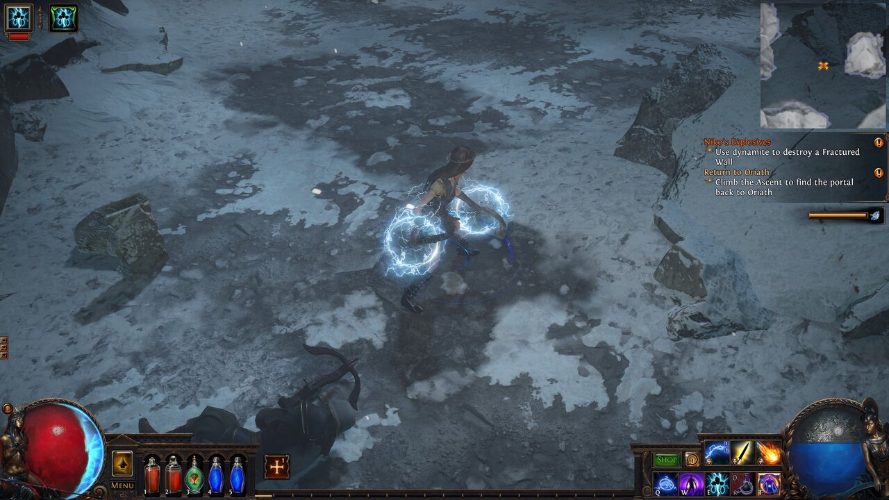 Obrazek przedstawia postać wiedźmy władającej magią błyskawicy w grze Path of Exile w mroźnej krainie