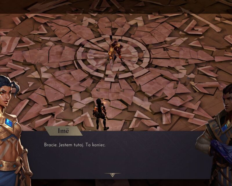 Kobieta w zbroi rozmawia z mężczyzną