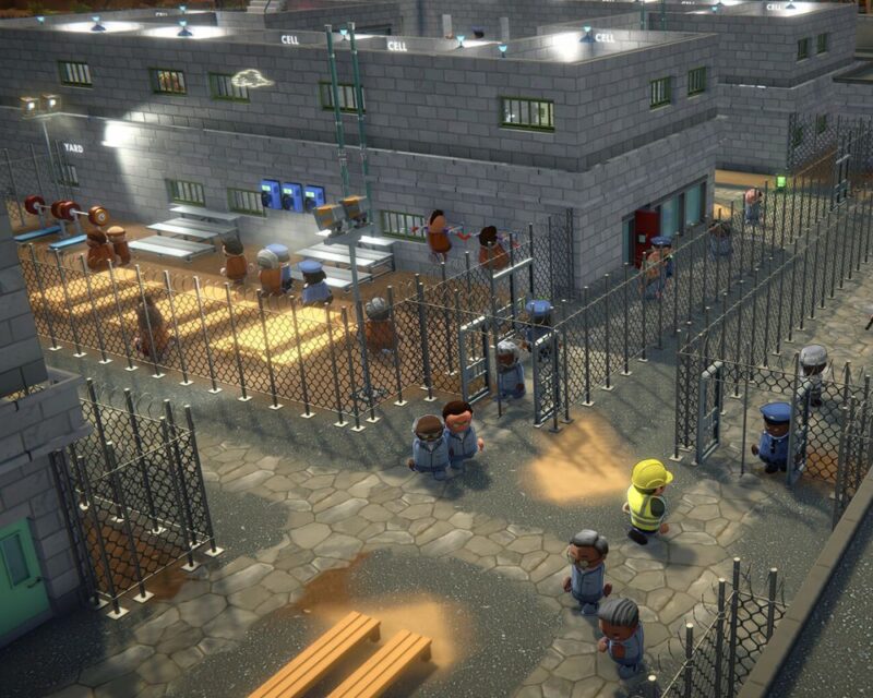 Zrzut ekranu z gry Prison Architect 2. Trójwymiarowe ludziki przechadzają się po więziennych korytarzach. Część jest ubrana w stroje skazańców, a część w stroje policjantów.