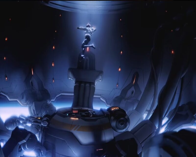 Scena z nowego zwiastunu Battle Aces zaprezentowanego na Summer Game Fest 2024, kobieca bohaterka wskakuje do mecha, pada na nią światło z góry.