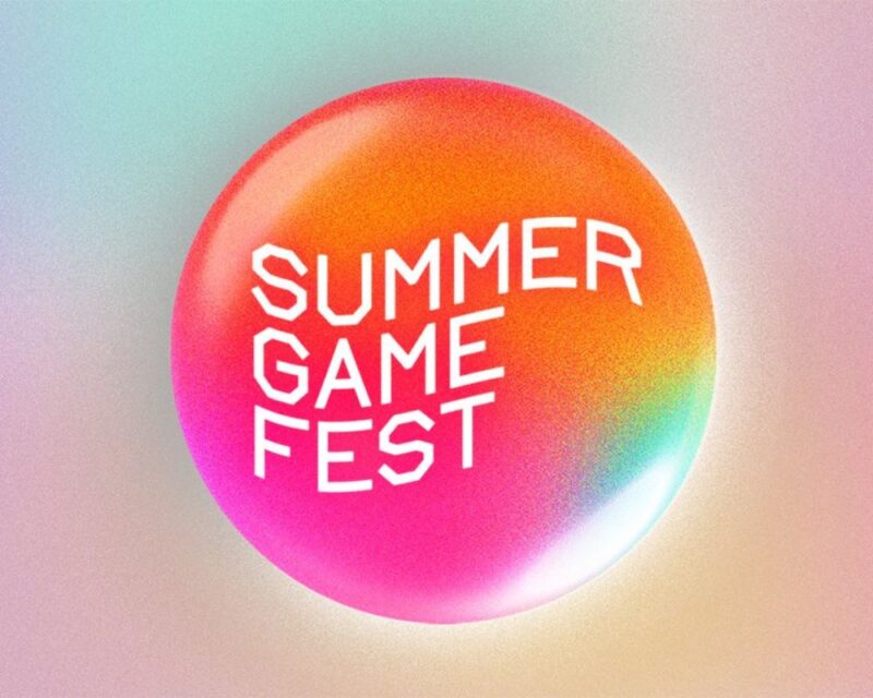 logo Summer Game Fest 2024 z napisem zamkniętym w różowo-pomarańczowym kole, wokół pastelowe jasne kolory na czystym tle