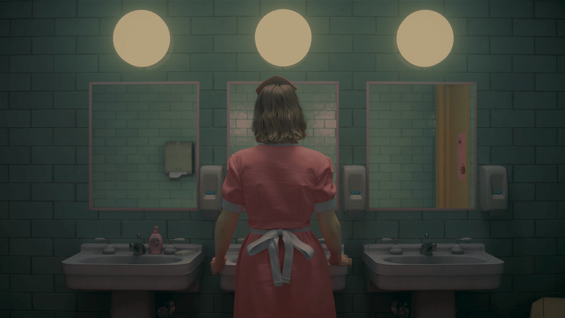 Zrzut ekranu z gry Alan Wake 2: Night Springs. Przedstawia kobietę w różowym fartuszku, stojącą przed lustrem.