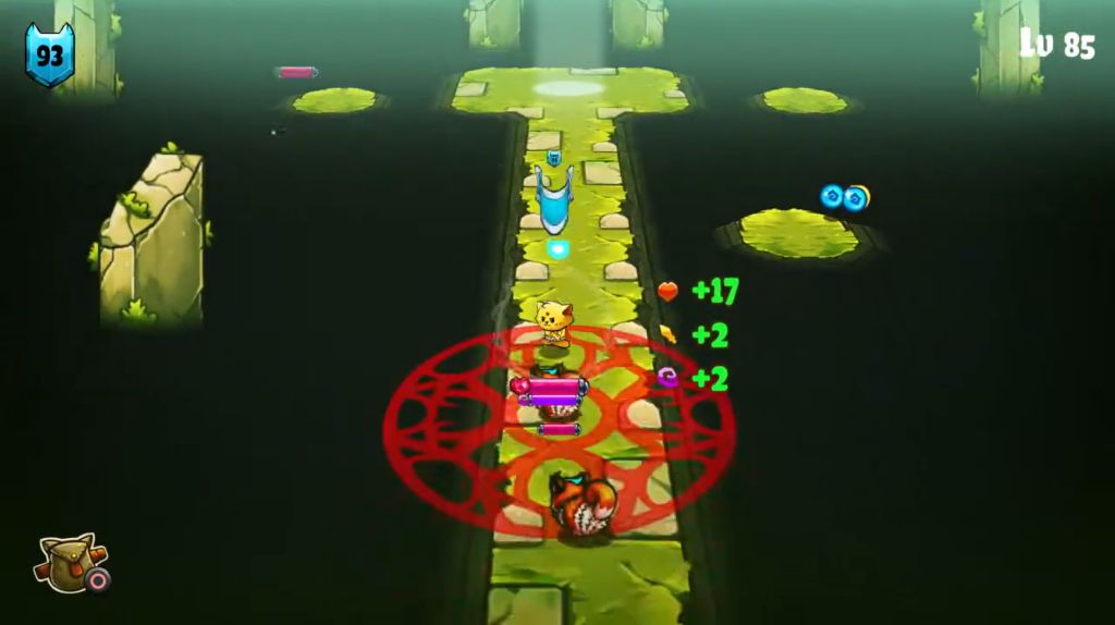 Kot jest w jaskini, pokonuje wrogów