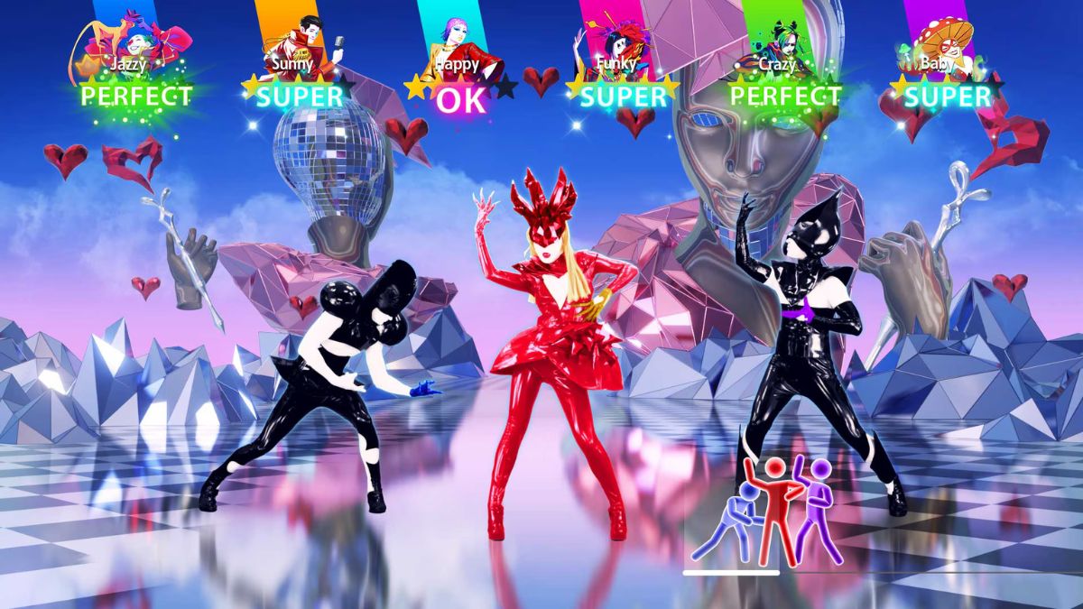 taniec z Just Dance 2025, na środku postać w czerwonym lateksowym kostiumie, ubrana jak Lady Gaga w teledysku, po jej bokach dwie osoby w czarnych strojach, tańczą