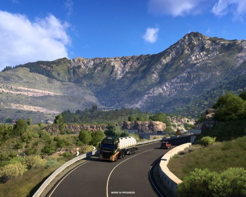 Ciężarówka na tle greckich krajobrazów z gry Euro Truck Simulator 2.