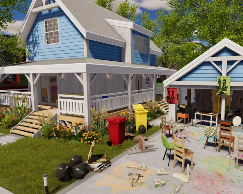 Na obrazku znajduje się niebieski dom z białymi wykończeniami oraz garaż. Wokół domu jest ogród z kwitnącymi kwiatami, a na podwórku panuje nieporządek. Na betonowej powierzchni leżą porozrzucane krzesła, fragmenty drewna, plamy farby i inne przedmioty. Widać również dwa kolorowe pojemniki na śmieci – żółty i czerwony – oraz kilka czarnych worków na odpady. Na garażu są przyklejone kolorowe plakaty.