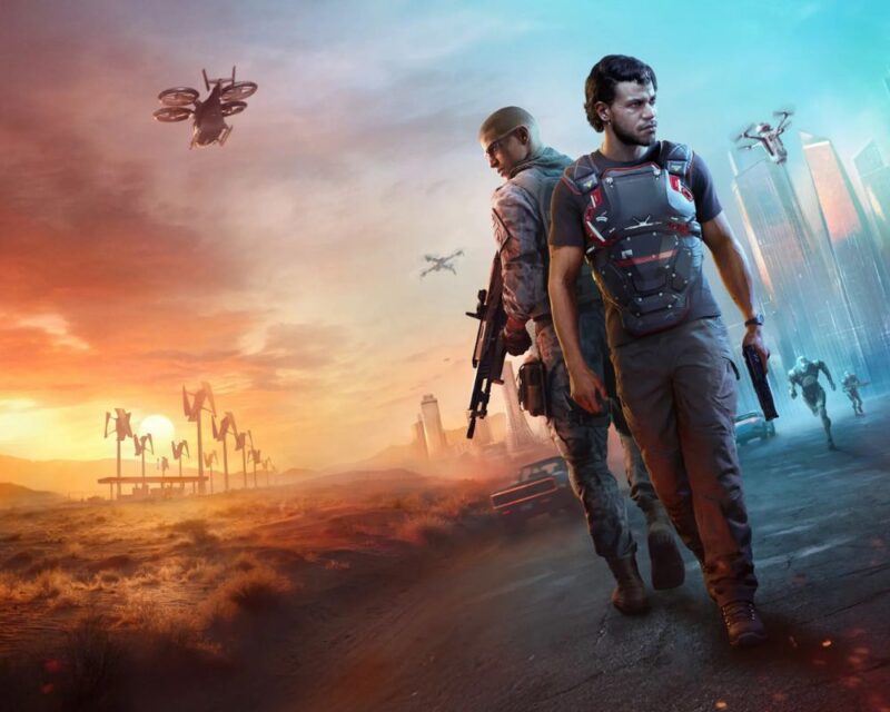 Na obrazku widać dwóch mężczyzn idących plecami do siebie, trzymających broń. Po lewej stronie widać pustynię, a po prawej futurystyczne miasto. W tle unoszą się drony i biegną roboty.