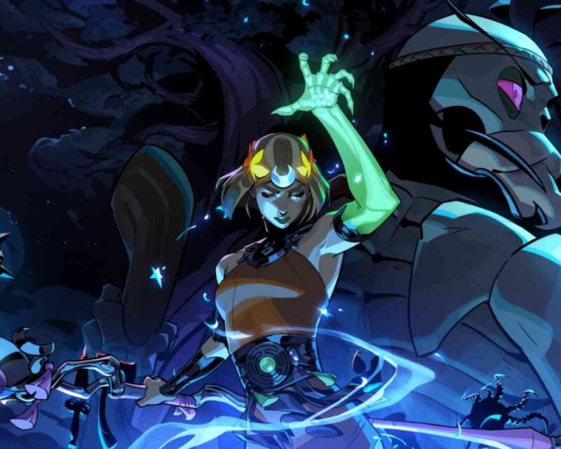 Ilustracja z gry "Hades 2"* przedstawia główną bohaterkę Melinoë w dynamicznej pozie podczas rzucania czaru – jej ręka świeci zielonym blaskiem, a wokół niej wiruje magiczna energia. W tle widoczna jest nocna sceneria z drzewami i potężną kamienną postacią, co dodaje ilustracji mistycznego klimatu. Styl graficzny jest inspirowany komiksem, charakterystyczny dla studia Supergiant Games.