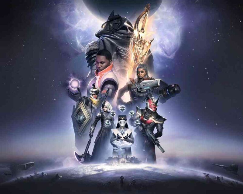Grafika z gry "Destiny: Rising" przedstawia grupę uzbrojonych postaci ustawionych w piramidalnej kompozycji na tle planety i kosmicznego nieba. Każda postać posiada unikalną broń lub zdolności, a wokół nich unoszą się małe drony i symbole. Na dole widoczna jest powierzchnia planety z oddziałami w ruchu.