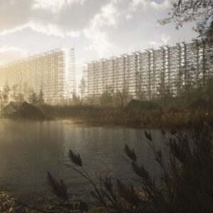 Na pierwszym planie obrazu widać spokojny zbiornik wodny lub część rzeki, zarośnięty trzcinami i wysoką trawą na brzegu, zwłaszcza w dolnej prawej części. Woda jest nieruchoma, odbijając zamglone, jasne niebo. Za wodą rozciąga się pas lasu, a między drzewami widoczne są zrujnowane budynki przypominające opuszczone chaty lub domki, częściowo zanurzone w cieniu. Dominującym elementem w tle jest monumentalna, kolosalna konstrukcja radaru typu Duga, składająca się z dwóch rzędów wysokich, ażurowych masztów kratowych. Konstrukcja ta wznosi się nad linią drzew, a jej skala jest przytłaczająca. Cała scena skąpana jest w jasnym, lekko zamglonym świetle, sugerującym poranek lub późne popołudnie, tworząc atmosferę opuszczenia, surowości i tajemniczości, charakterystyczną dla postapokaliptycznej zony.