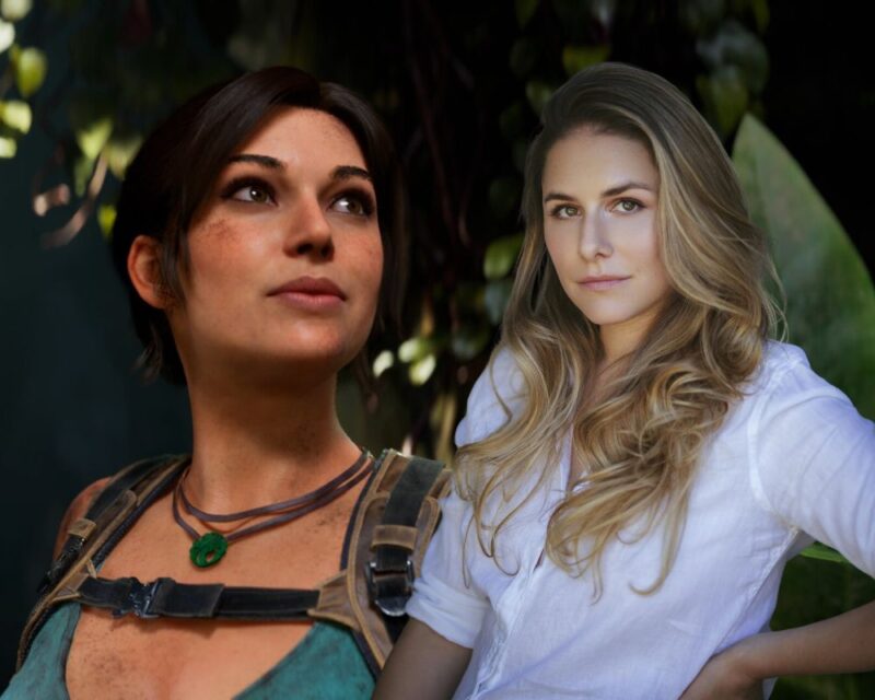 Kolaż przedstawiający dwie kobiece postacie. Po lewej cyfrowa postać w stroju podróżniczym stoi w dżungli, ma krótkie ciemne włosy, uprząż na ramionach i naszyjnik z zielonym amuletem. Po prawej kobieta o długich, jasnych włosach ubrana w białą koszulę, sfotografowana na neutralnym tle, patrzy w stronę widza.