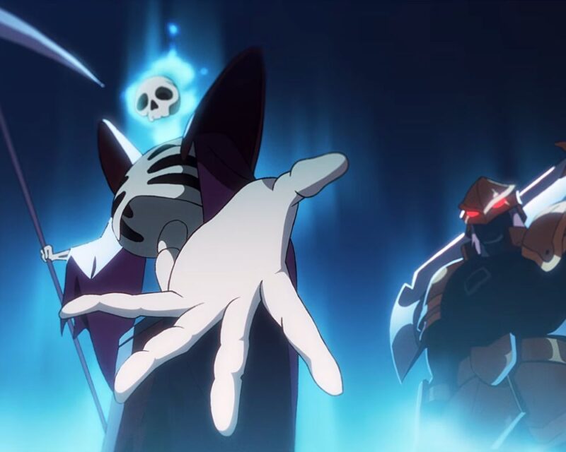 Na obrazku widać scenę w stylu anime/fantasy, utrzymaną w mrocznym, niebieskawym oświetleniu. Na pierwszym planie znajduje się tajemnicza postać przypominająca szkielet z elementami purpurowej szaty okrywającej kości rąk. Wyciąga rękę w stronę widza, jakby rzucała zaklęcie albo próbowała coś pochwycić. Świecąca czaszka unosi się nad korpusem. Postać trzyma też kostur w kształcie kosy. W tle stoi znacznie większa, opancerzona postać o masywnej sylwetce. Ma hełm i świecące na czerwono oczy, co nadaje jej groźny, złowrogi wygląd. Światło w tle jest intensywne, z silnymi kontrastami i aurą tajemniczej energii, jakby właśnie trwała magiczna konfrontacja. slay the spire 2 wczesny dostęp data premiery