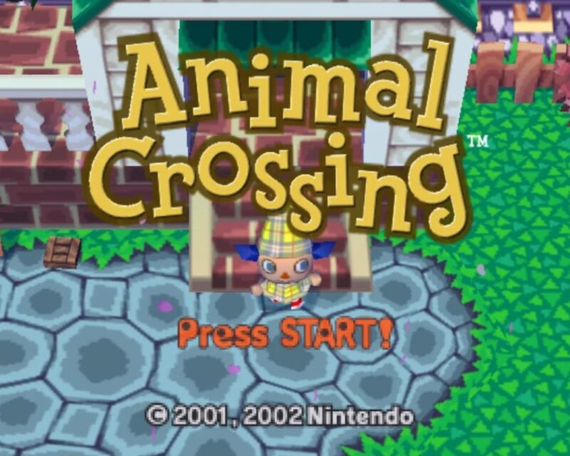 Ekran gry Animal Crossing z kolorową, kreskówkową grafiką, przeważają kolory zieleni, błękitu i bieli. Na środku znajduje się mała postać wychodząca z domku. Pod postacią znajduje się napis "Press START", a nad nią logo gry w żółto-brązowych kolorach.