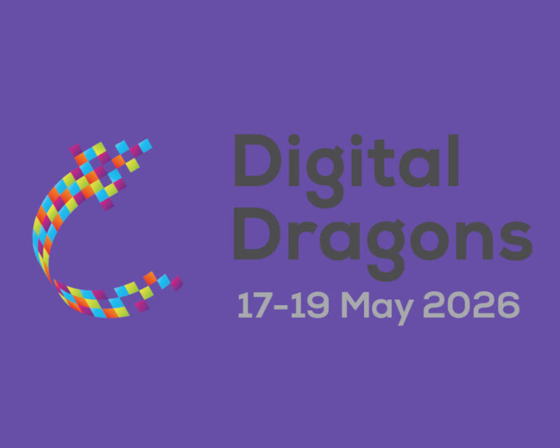 Na obrazku widzimy logo Digital Dragons 2026. Jest to strzałka stworzona z kolorowych pikseli, a także napis Digital Dragons 17-19 May 2026. Grafika ma fioletowe tło.