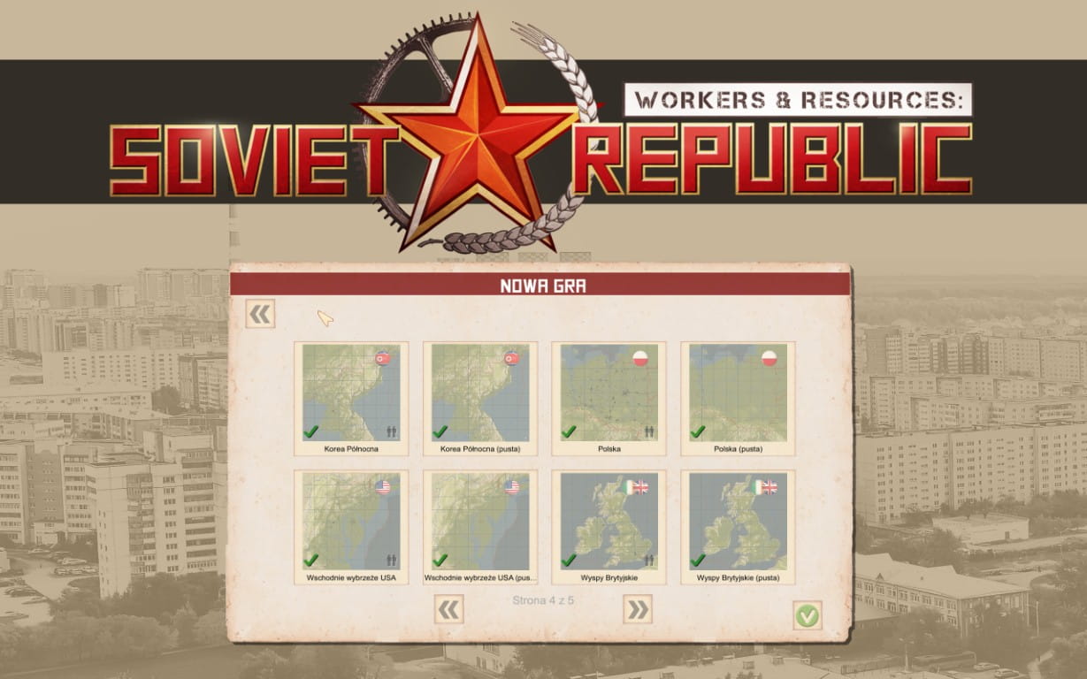 Zrzut ekranu z gry strategicznej „Workers & Resources: Soviet Republic” przedstawiający menu wyboru nowej gry. Na środku widoczne jest okno „NOWA GRA” z ośmioma kafelkami map: Koreą Północną, Polską, Wschodnim wybrzeżem USA oraz Wyspami Brytyjskimi (każda w wersji zurbanizowanej i „pustej”). Nad menu znajduje się duże, stylizowane logo gry z czerwoną gwiazdą, kołem zębatym i kłosem zboża. Tło obrazka stanowi wyblakłe, sepia-brązowe zdjęcie blokowiska z wielkiej płyty.