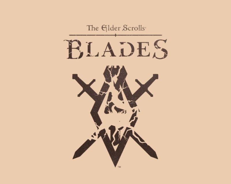 Logotyp The Elder Scrolls: Blades. Grafika z gry mobilnej z serii TES przedstawiająca niszczejący symbol mieczy i napis na tle w kolorze pergaminu. Grafika sugeruje koniec The Elder Scrolls: Blades