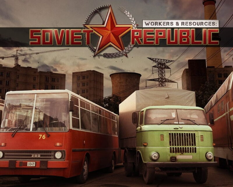 Grafika tytułowa gry „Workers & Resources: Soviet Republic”. Na pierwszym planie widoczne są realistycznie oddane pojazdy z epoki bloku wschodniego: czerwono-biały autobus przegubowy (Ikarus) oraz jasnozielona ciężarówka z plandeką (IFA). W tle rozciąga się industrialny krajobraz z betonowymi blokami mieszkalnymi, kominami fabrycznymi, chłodnią kominową oraz liniami wysokiego napięcia pod pochmurnym niebem. Na górze znajduje się logo gry z dużą czerwoną gwiazdą wpisaną w koło zębate i kłosy zboża.