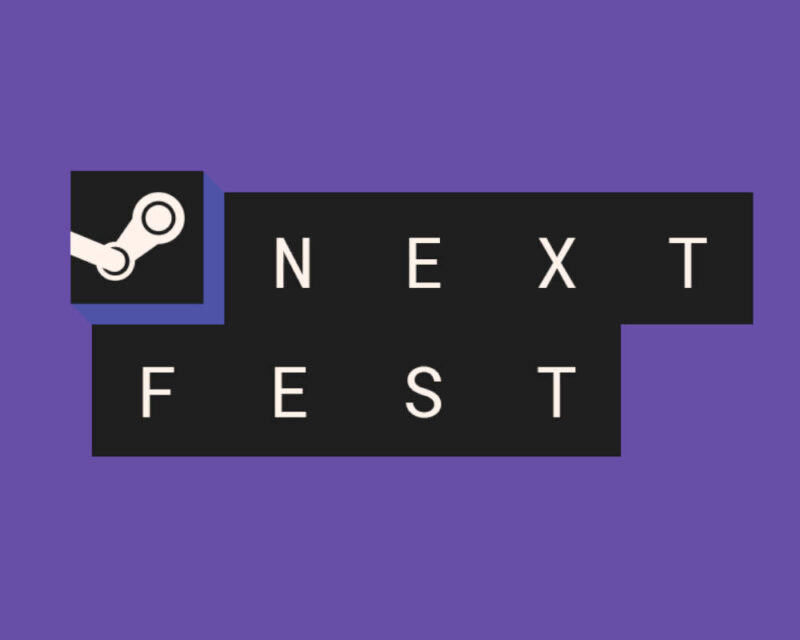 Obrazek przedstawia oficjalne logo wydarzenia "Steam Next Fest" na jednolitym, fioletowym tle. Grafika składa się z czarnych, prostokątnych bloków ułożonych w asymetryczny sposób, na których umieszczono białe elementy. W lewym górnym rogu znajduje się mniejszy kwadrat zawierający charakterystyczne, białe logo platformy Steam, przypominające mechaniczny korbowód. Po jego prawej stronie ciągnie się podłużny czarny prostokąt z napisem „NEXT”, gdzie każda z dużych liter jest wyraźnie oddzielona od pozostałych. Poniżej, przesunięty nieco w lewo, znajduje się kolejny czarny blok z analogicznie zapisanym słowem „FEST”. Całość tworzy minimalistyczną, geometryczną kompozycję o wysokim kontraście, w której czarne kafelki rzucają delikatny, ciemnofioletowy cień na jaśniejsze tło.